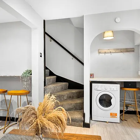 The Jane Austen - Boutique 2-bed In